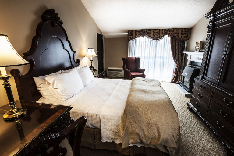 Bedroom 4, Old Stone Inn Boutique Hotel, Niagara