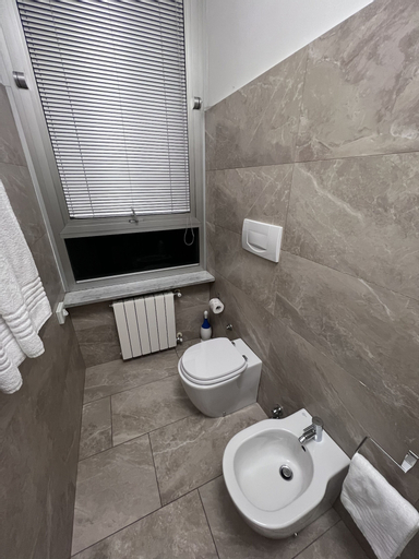 Bathroom 14