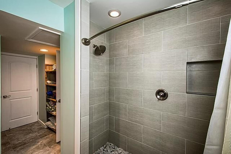 Bathroom 4, Casa De Emdeko 330, Hawaii