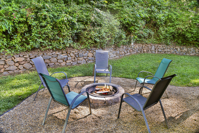 Others 4, Mountain Retreat Hot Tub Asheville, Buncombe