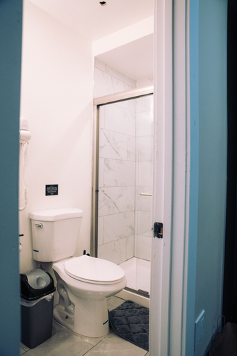 Bathroom 3, Kama Central Park Hostel, New York