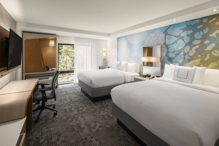Bedroom 3, Courtyard by Marriott Seattle Northgate, Seattle