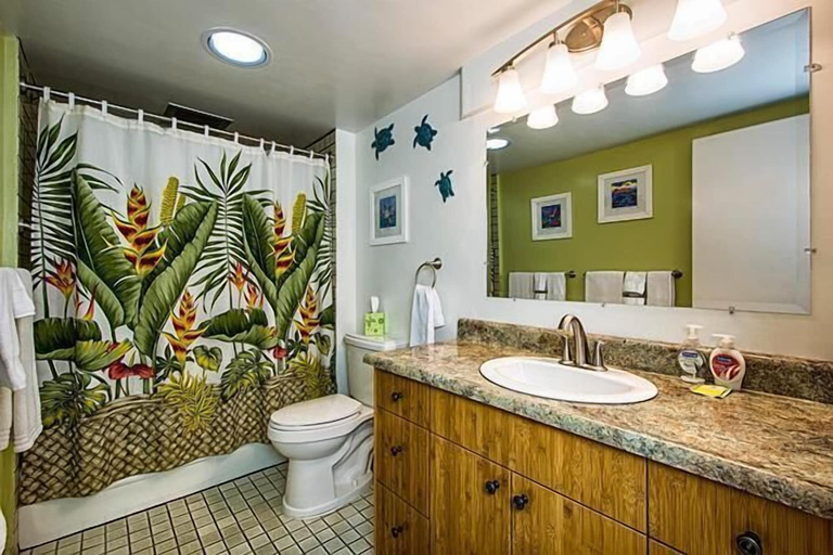 Bathroom, Kona Makai 3-302, Hawaii