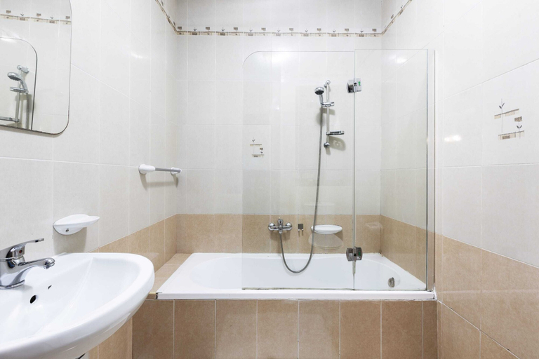 Bathroom 3, Sliema Love