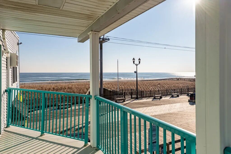 Others 4, Boardwalk Sand & Surf Inn Oceanfront, Ocean
