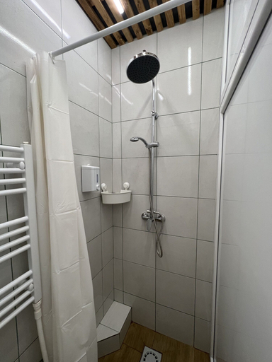 Bathroom 3, Cabbage Hostel, Belgrade