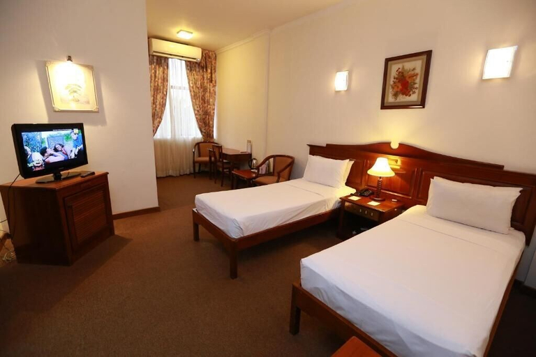 Bedroom 3, Hotel Sapphire, Thimbirigasyaya