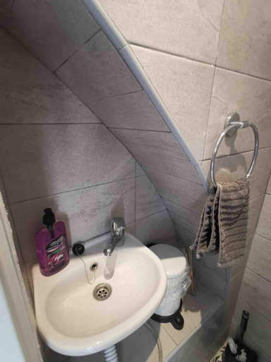 Bathroom, Valletta Studio