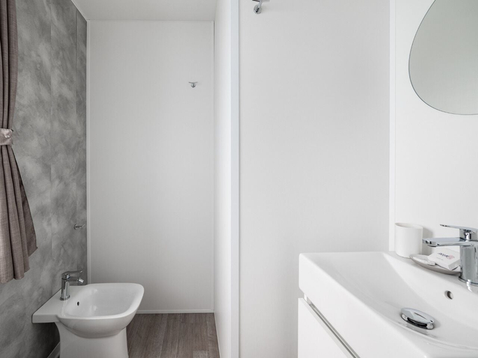 Bathroom 3, Anxur Village Camping, Latina