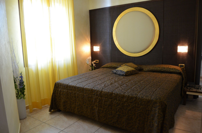 Bedroom 4, Piccolo Hotel Nogara, Verona