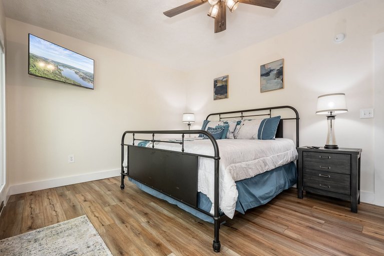 Bedroom 2, Magnolia, Garrett