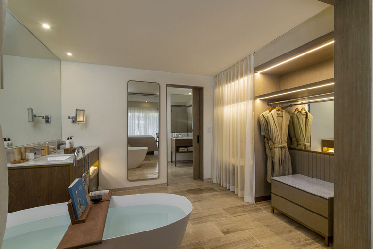 Bathroom 5, Paradisus Palma Real Golf & Spa Resort All Inclusive, Salvaleon de Higuey