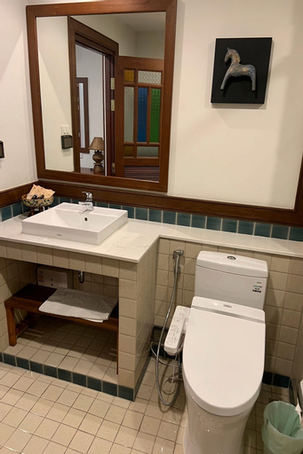 Bathroom 14