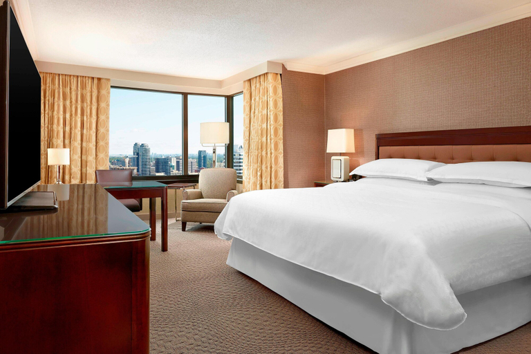 Bedroom 4, Sheraton Centre Toronto, Toronto
