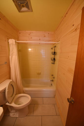 Bathroom 3, Apple Blossom Boutique, Cheboygan