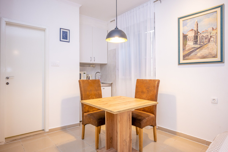 Others 3, Apartment Bosanska, Split