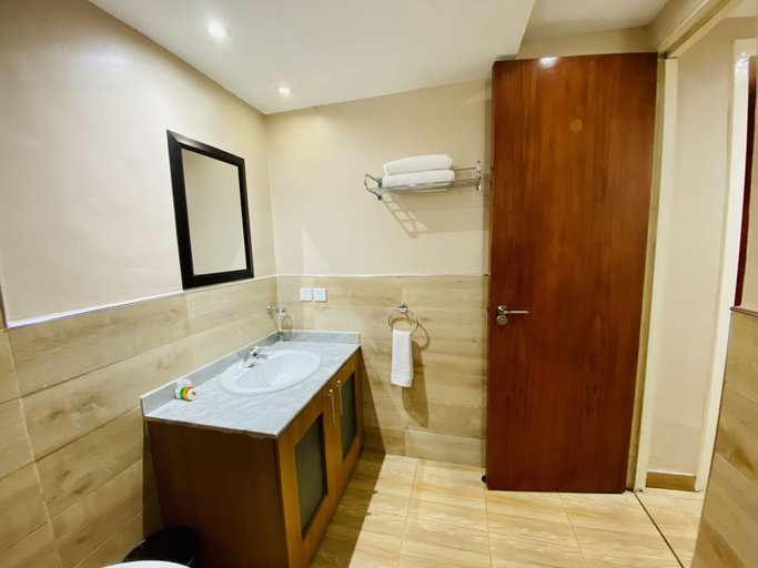 Bathroom 4, La Cour - Hotels, Eti-Osa