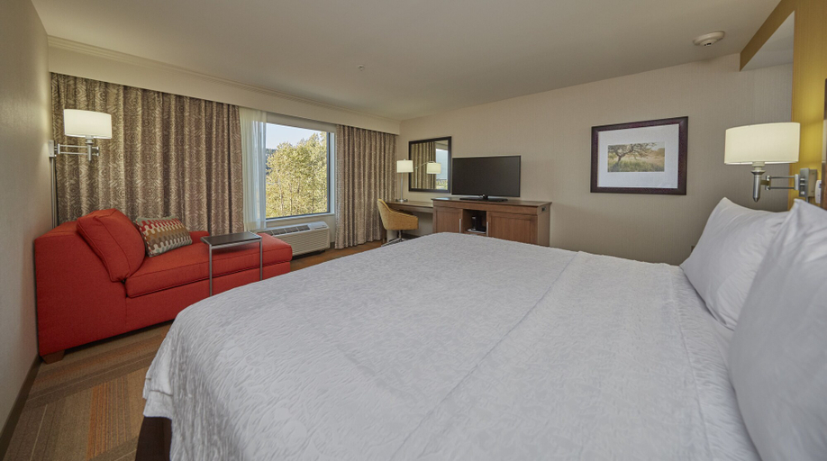Bedroom 3, Hampton Inn & Suites Hood River, Hood River