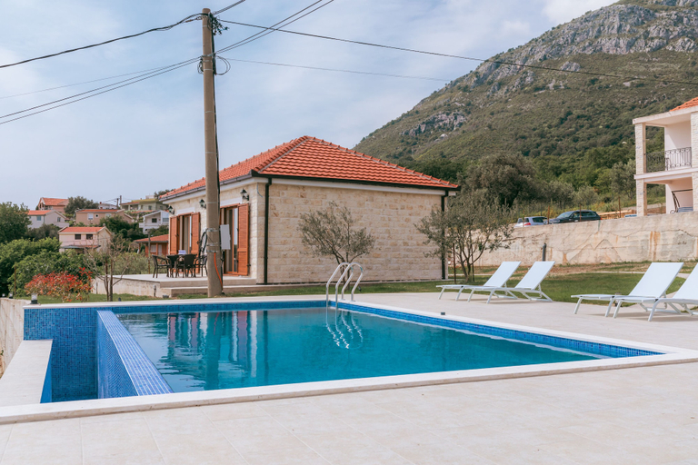 Sport & Beauty 4, Uphill Glavanovic Villa