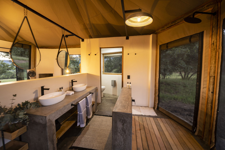 Bathroom 3, Sasi Bush Lodge, Uthukela