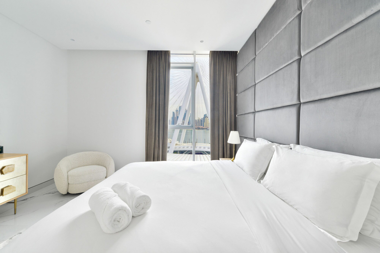 Room 5, Luxurious 3BR w maidroom in BLUEWATERS, Dubai