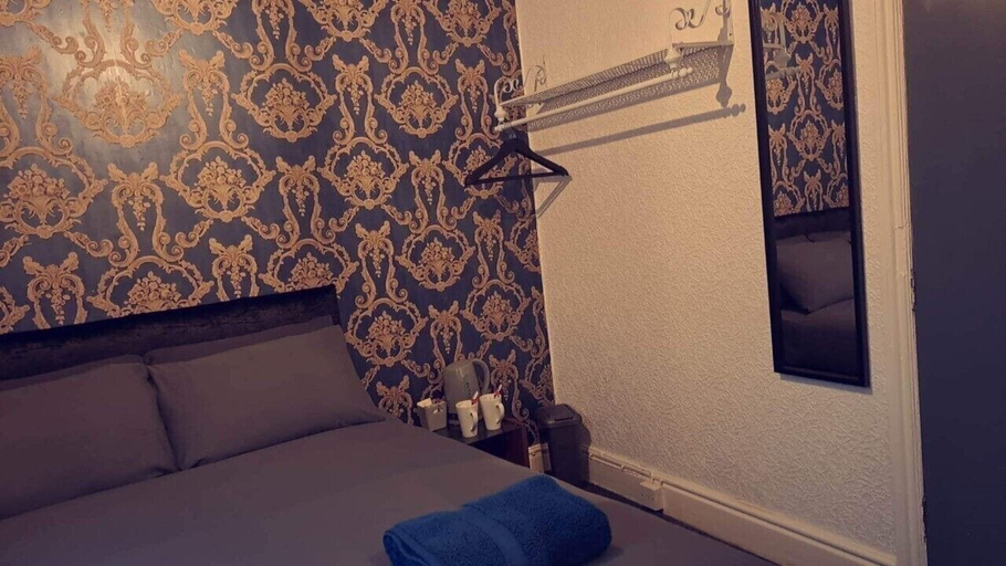 Bedroom 2, Urban Inn, Blackpool