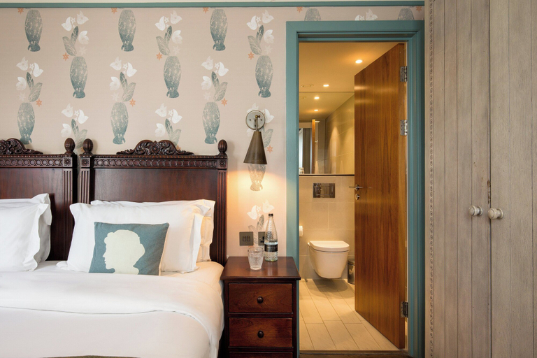 Bedroom 2, Morton Hotel, London