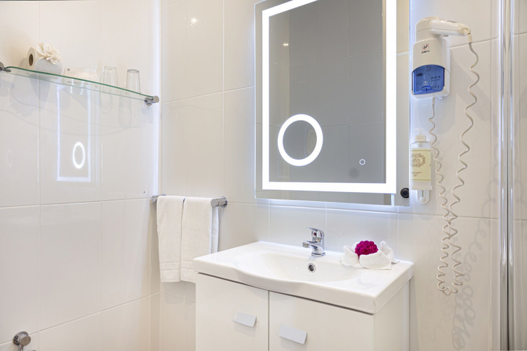 Bathroom 4, Urban Hotel Santa Eulália, Albufeira