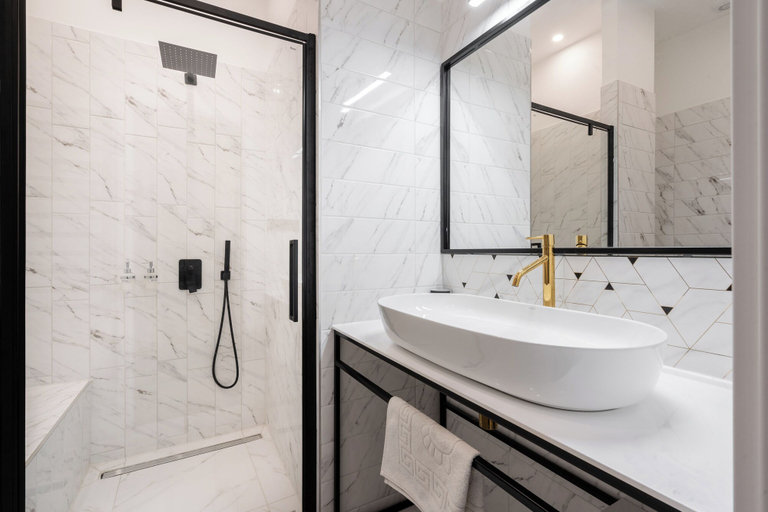 Bathroom 3, Astoria Boutique Suites - by BQA, Budapesti