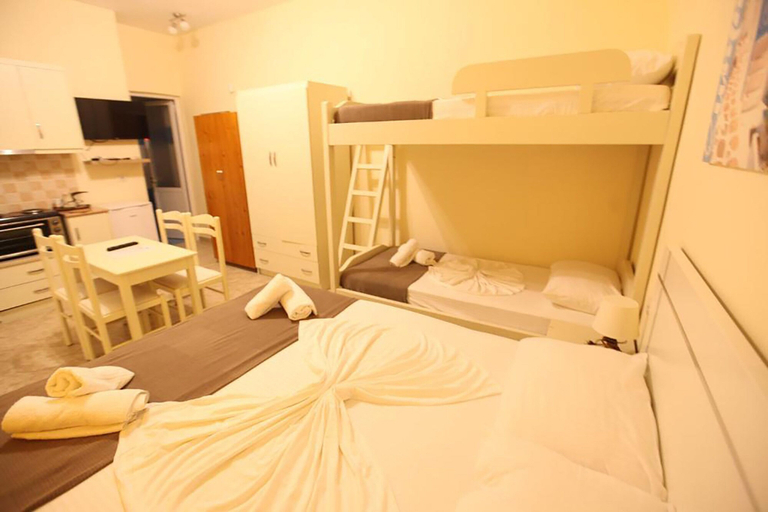 Bedroom 2, Hotel Prishtina, Sarandës