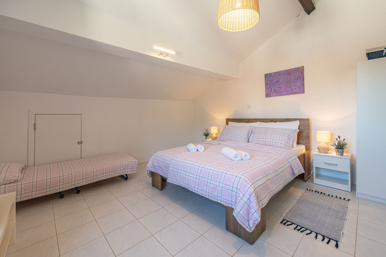 Bedroom 3, Apartments Iskra, Jelsa