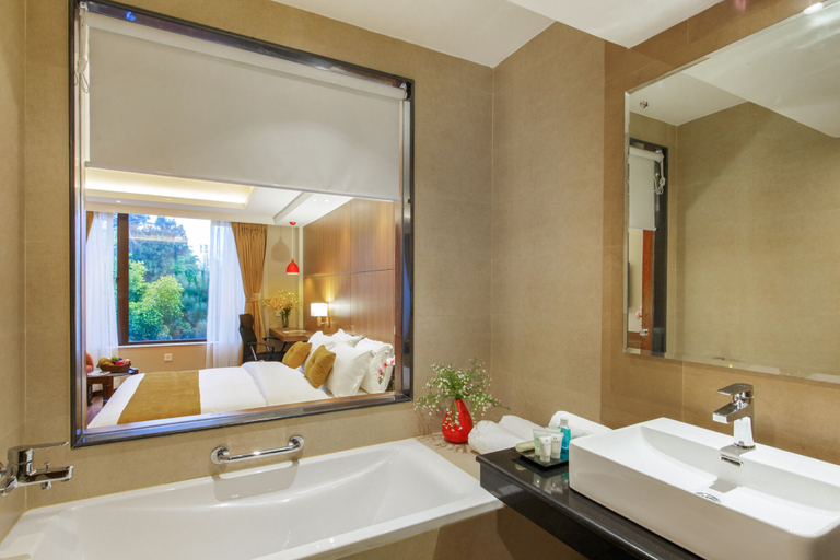 Bathroom 3, Hotel Thrive, A Tropical Courtyard, Bagmati