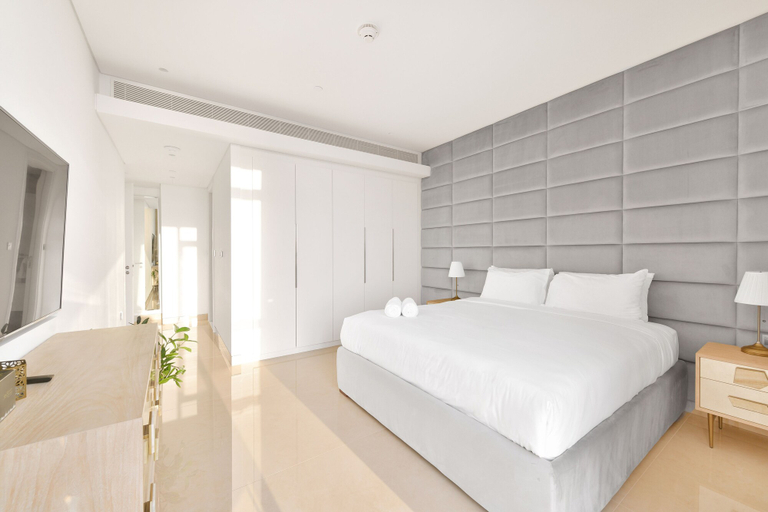 Room 2, Lavish & Equipped 2 BR Facing Ain Dubai, Dubai