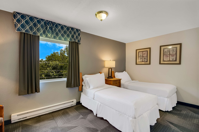 Bedroom 3, Surestay Plus By Best Western Berkeley Springs, Morgan