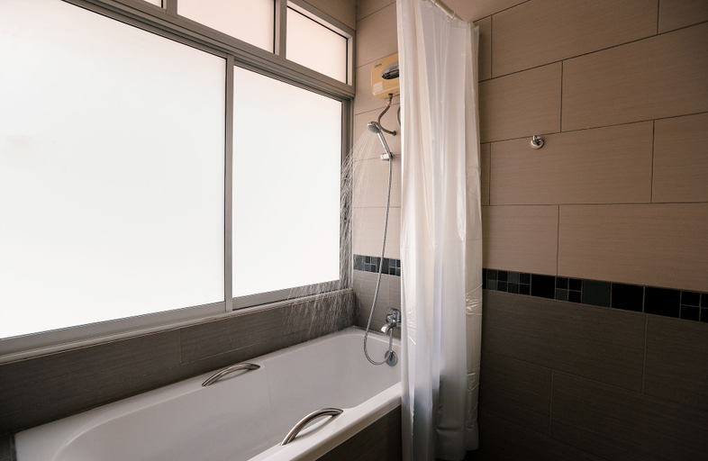 Bathroom 4, T.W. Marina Pool Villa Pattaya, Pattaya