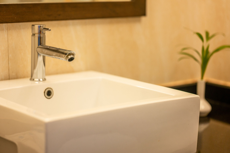 Bathroom 5, La Oasis by Meraden, North Goa