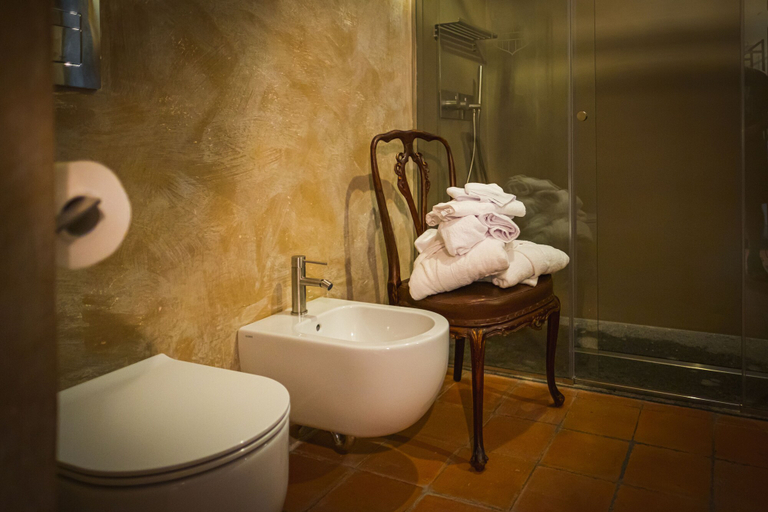 Bathroom 4, Castello di Rocca Cilento, Salerno