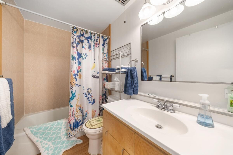Bathroom, Kona Plaza#217, Hawaii