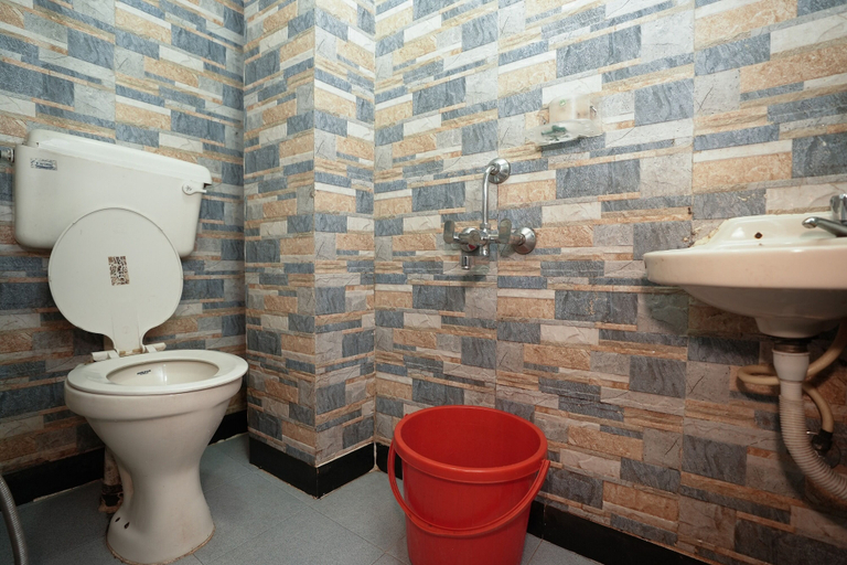 Bathroom 3, Hotel Mumbai Residency, Mumbai Suburban