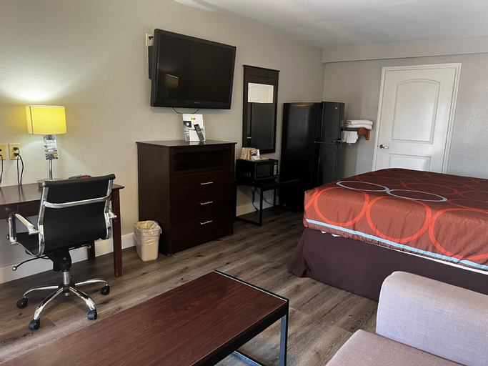 Bedroom 12
