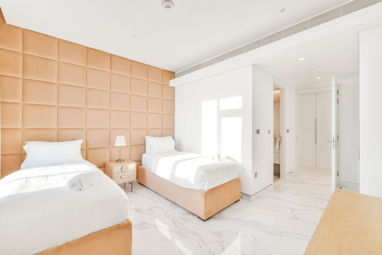 Room 3, Luxe 3BR with maids room in Bluewaters, Dubai