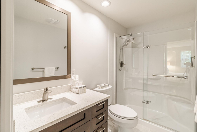Bathroom 4, Elevate Real Estate Management Snowbird - 205, Squamish-Lillooet