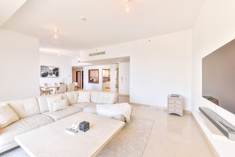 Living area 2, Deluxe 3plus1BR JBR - Sea View - Balcony, Dubai