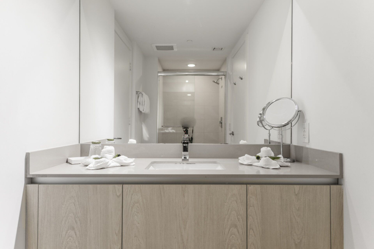Bathroom 4, Hollywood Building - Beach Access - We Host, Broward