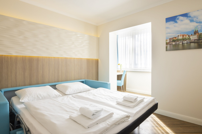 Bedroom 2, Hotel IV Jahreszeiten Lübeck, Lübeck