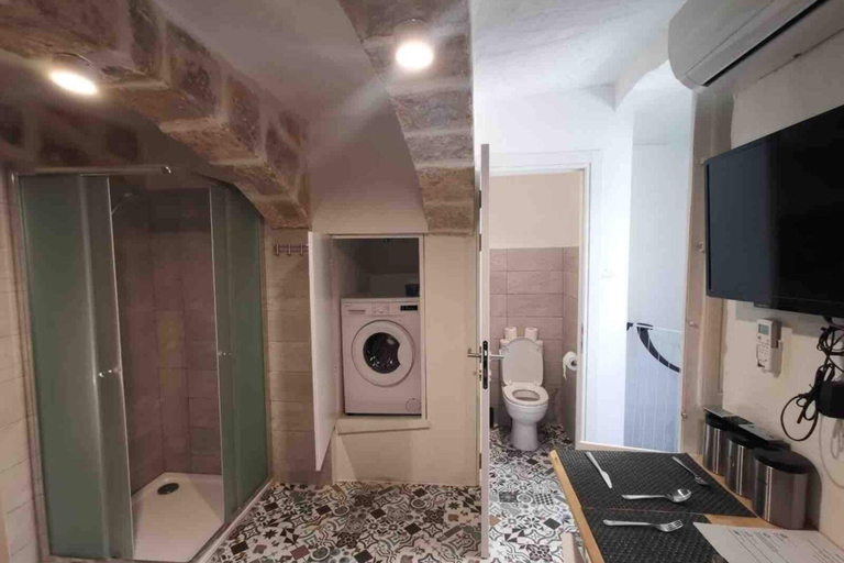 Others 5, Valletta Studio