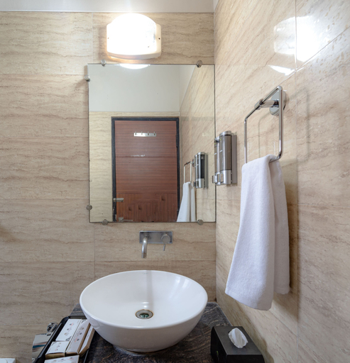 Bathroom 4, Enrise by Sayaji Harda, Harda