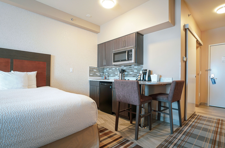 Bedroom 2, Fairfield Inn & Suites by Marriott Airdrie, Division No. 6