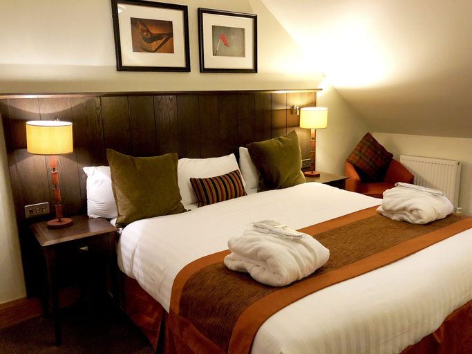 Bedroom 2, The Loans Inn, South Ayrshire