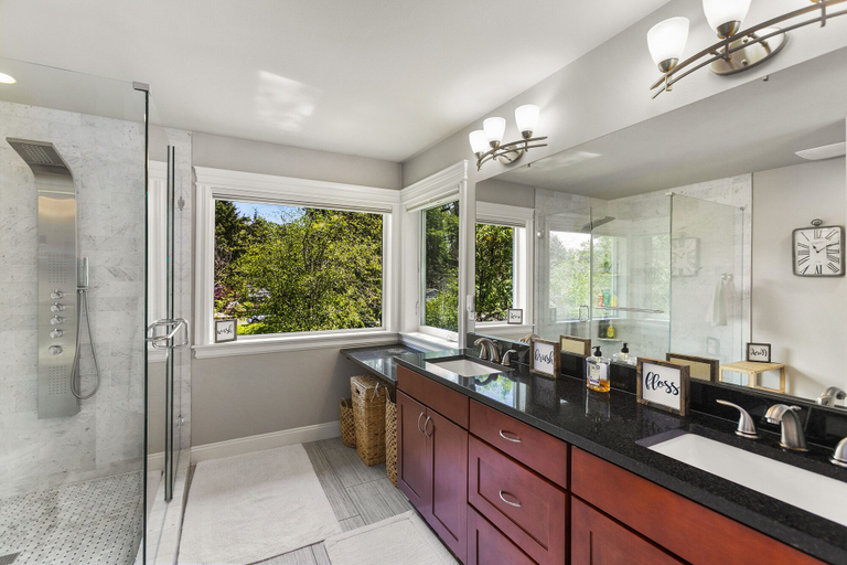 Bathroom 5, Greenbelt Sanctuary - Hot Tub & Gym, King